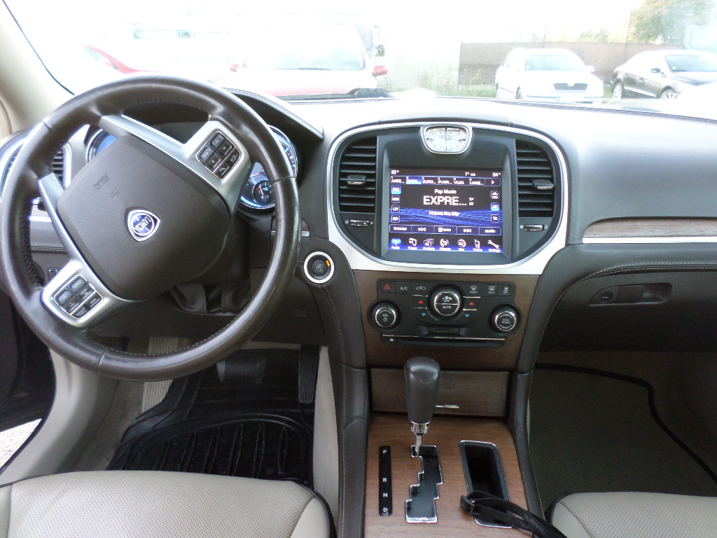 Lancia Thema 3.0L V6 CRD Platinum HP A/T - náhľad
